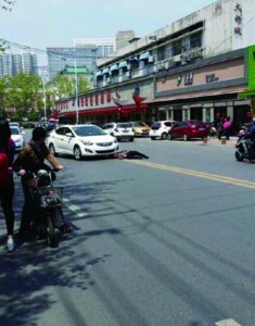 ����Ϊ����ͷ�ϴ�Ѫ�ɵ��ں����Ʊ�������£�ͼ��