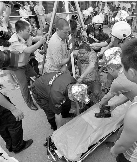 三名工人在污水井内施工作业时被困两死一获救