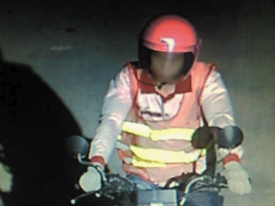 小偷作案携带沐浴露为润滑事主手上戒指摘走(图)