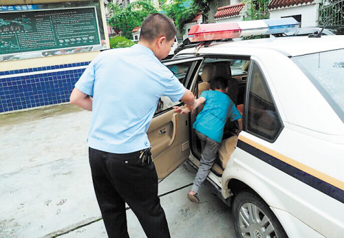 想念奶奶湖南6岁男童带2元钱去上海找奶奶(图)