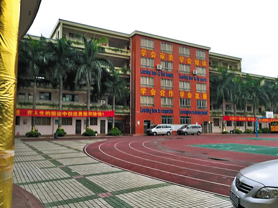 12岁少年教学楼坠亡家长怀疑人为校方称意外