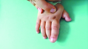 10�´�Ӥ������ָ֢4ֻ��ָ�������꺢�Ӵ�ͼ��