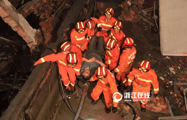 温岭鞋厂坍塌24小时各方接力救援与死神赛跑