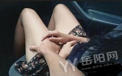 驾校教练对女学员袭胸摸腿凌晨发黄色视频