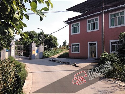 重庆13岁男孩翻窗进教室后身亡死前或遭电击