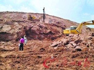 ����ըɽ�����ӿ�빤�غ�����������ʯ