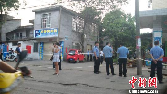 ��������һ���ӳָ�ͷ��������һ�����ˣ�ͼ��