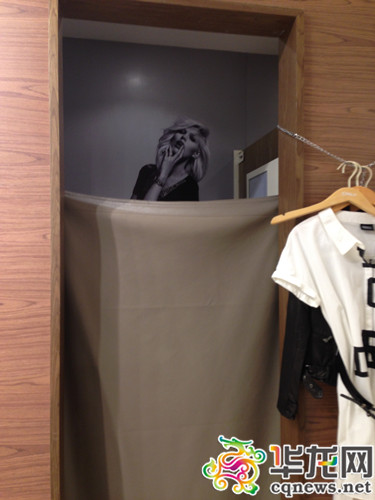 重庆商圈试衣间只有帘没锁恐“春光乍泄”(图)