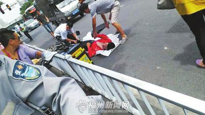 小伙骑车送外卖途中猝死专家:夏季应注意防暑