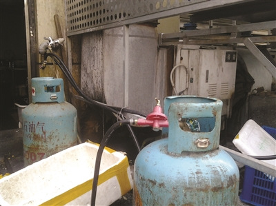 �Ͼ�һ��Ԣú����ը2��������̨�Ŵ���ը��