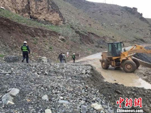 �������ຣ¡��Ͽͻ����ʯ����ͨ�ж�8Сʱ��ͼ��