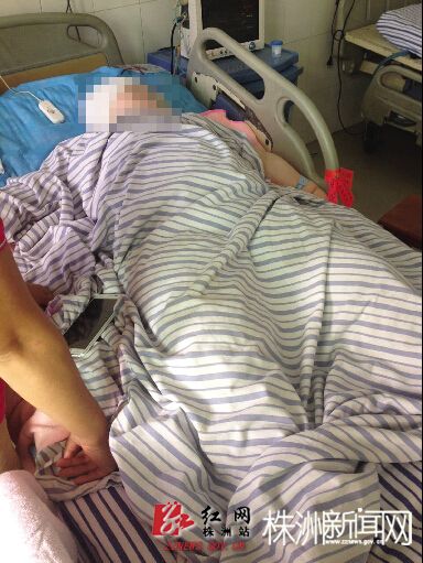 八岁女童被生父砍十余刀其母称丈夫患抑郁症