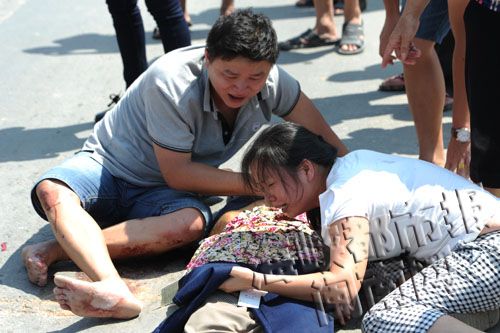 为中秋团圆买新衣夫妻回家遇车祸阴阳相隔(图)