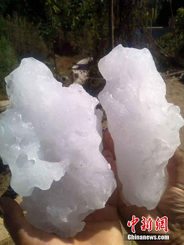 ����һ��ׯ����ͻȻ�콵���������Լʮ��ͼ��