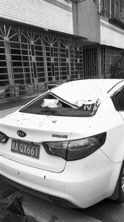 ����27��Ů����¥����С��������ǰ������֢