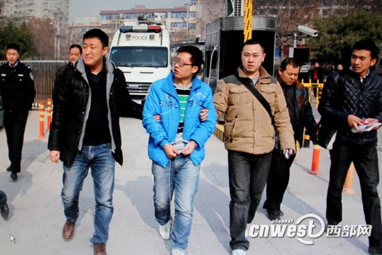 ����������������ǰŮ�������󵭶��뿪��ͼ��