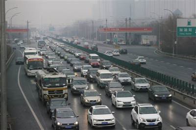 高速公路免费今日24时截止烟花爆竹今起停售