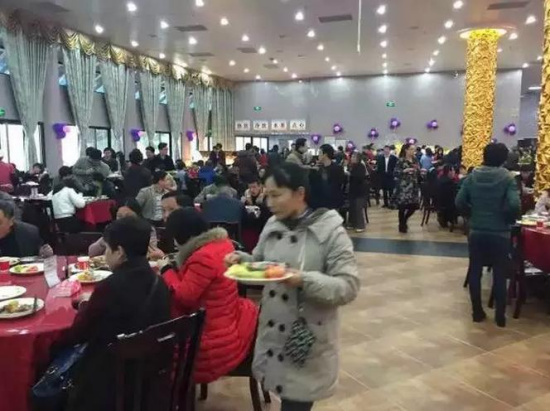 厦大食堂推出25元豪华自助餐试营业两天被吃垮(图)