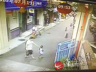 男子为找前妻100多条短信遥控俩儿谎称走失报警
