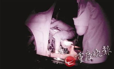 三轮车突然“消失”吓坏后车司机误以为见到幽灵车