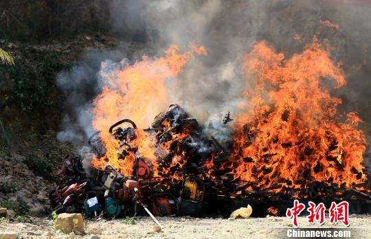 ������˫����30��������ְ���1.8������