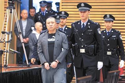 郊区租房制毒销往市区北京七人“毒师”团伙出庭受审