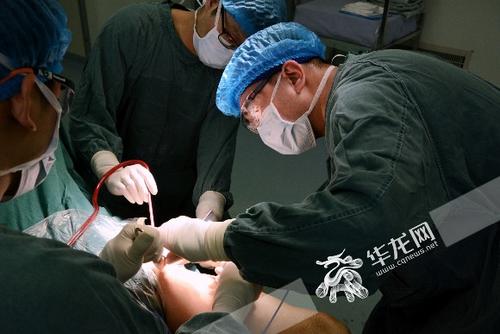 96岁老人骨折要换髋医生历时30分钟为其精准手术