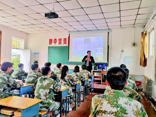 北大保安第一人27年后怎样了学成回乡从教桃李满园 中新网