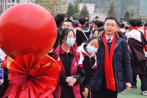 支教校长到来之后