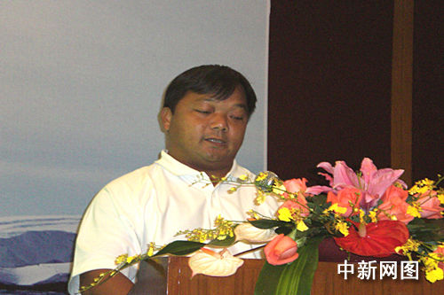 五千人参选南极环保志愿者 举重冠军何灼强当选