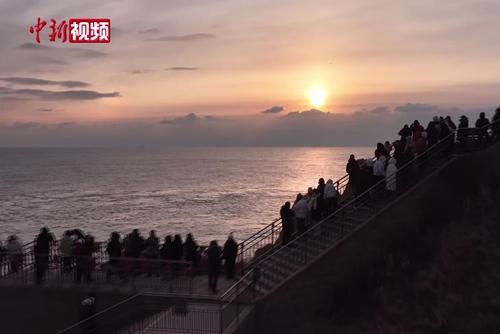 从东海之滨到世界屋脊 各地迎接新年第一缕曙光