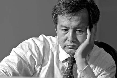 黄鸣首次直面媒体:主动暂停皇明IPO否认低价圈地