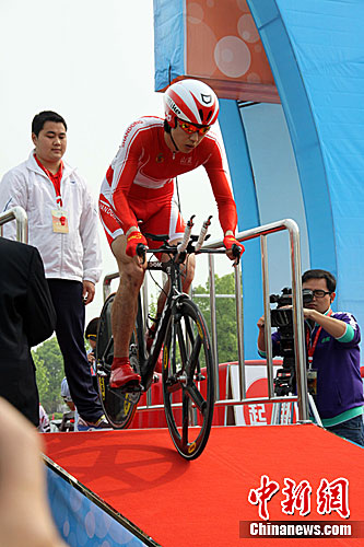 2011ȫ����·���г�����ɳվ����40������˼�ʱ��