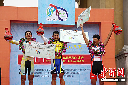 2011ȫ����·���г�����Ů���˼�ʱ���ھ�������2��
