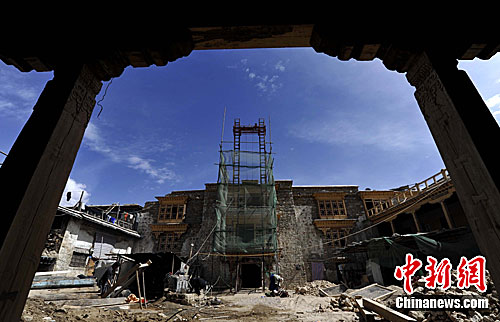 有近200年的历史,是19世纪初由当时的噶厦政府噶伦夏扎·顿珠多吉所建