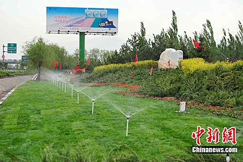 �ӱ��������ٹ�·���硰��ɫ�ȵ���