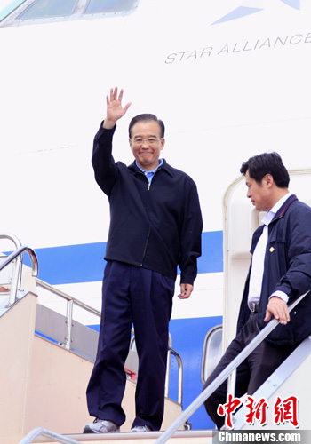 �¼ұ����ձ���̨����ϯ���պ��쵼�˻���