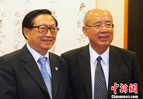 中国红十字会会长,全国人大常委会副委员长华建敏在台北与中国国民党