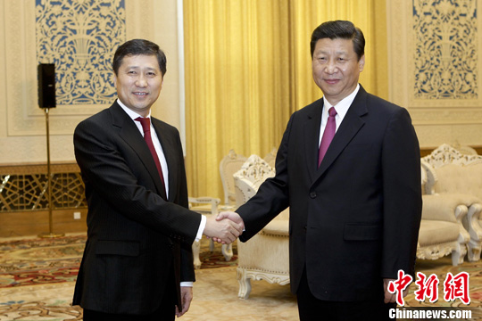 习近平会见蒙古国总理巴特包勒德