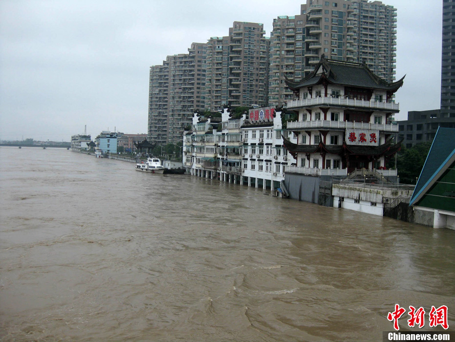 浙江兰溪全线告急整个城区变成泽国