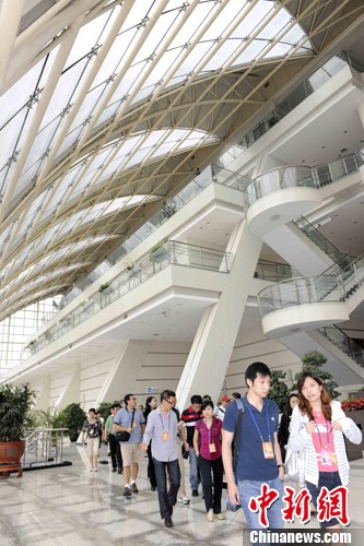 ���ڰ˽����绪��ܳ����껪���С��ھ�����