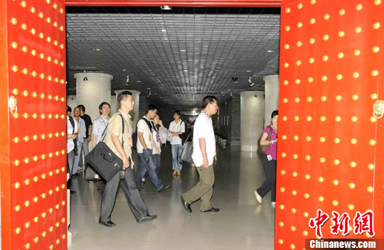 ���ڰ˽����绪��ܳ����껪���С��ھ����У�2��