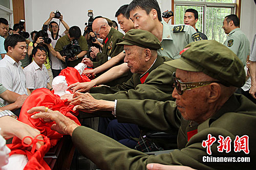 �����90��������Ϻ����������ë�󶫴ɵ�3��