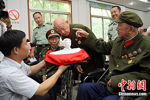 �����90��������Ϻ����������ë�󶫴ɵ�5��