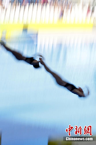 �Ϻ���Ӿ������Ů����ˮ˫�����װ�����սĻ��2��