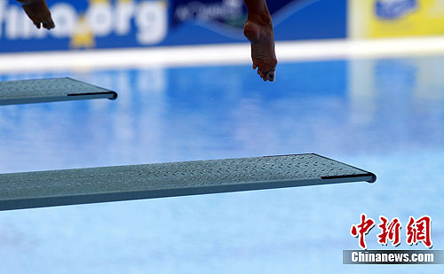 �Ϻ���Ӿ������Ů����ˮ˫�����װ�����սĻ��5��