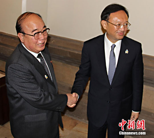 �������������������崺