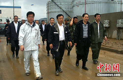 大连福佳大化堤坝坍塌险情已得到控制