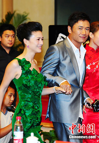 苗侨伟开闯内地影视圈拥吻田海蓉秀亲密3