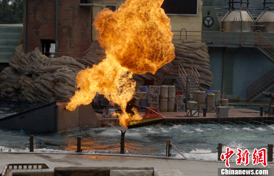 ������ʵ���ؼ���Ƭ������Ծ�����ӳ��2��